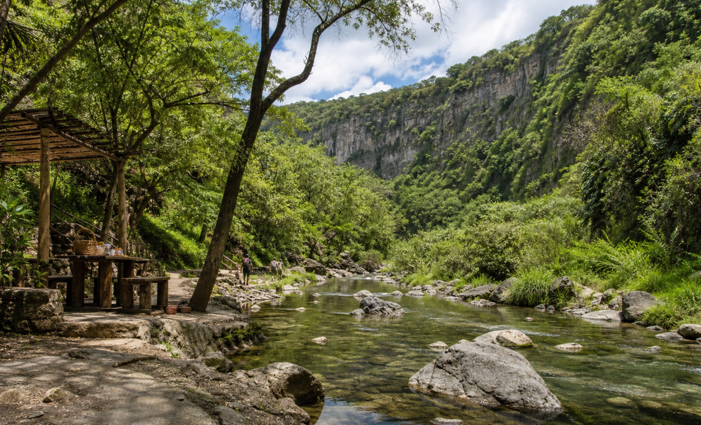 Vista panoramica del canyon y el rio en Los Dinamos